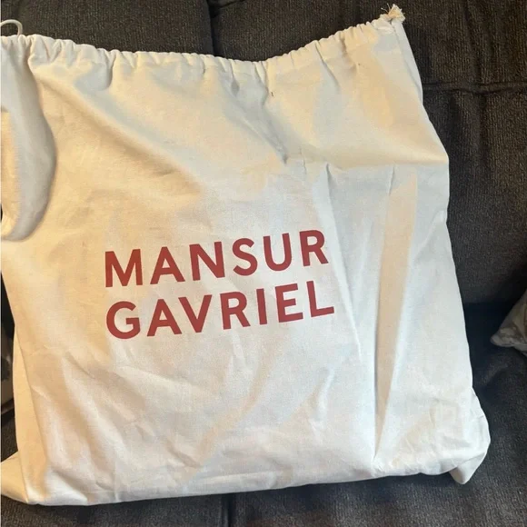 Authentic MANSUR GAVRIEL Leather Patterned Tote with large zip top wristlet - Picture 10 of 16